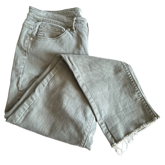 J. Jill Pants - J Jill denim authentic fit cropped women’s green pants size 8